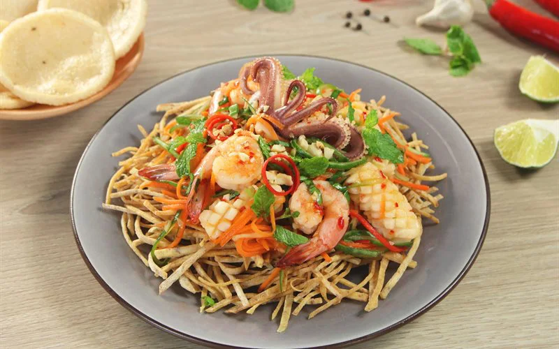 Gỏi Mực Khoai Môn